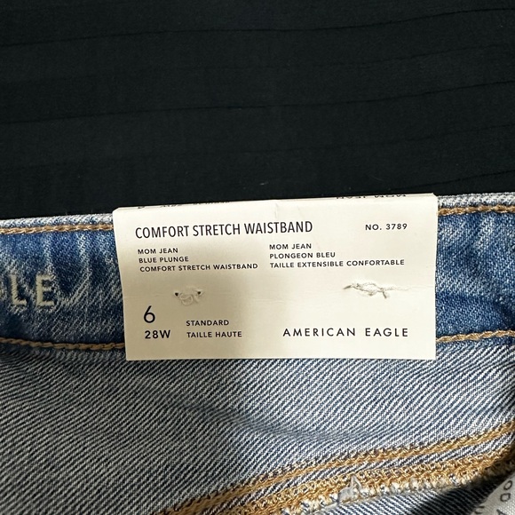 NWT Size 6 American eagle mom jeans - Picture 2 of 2